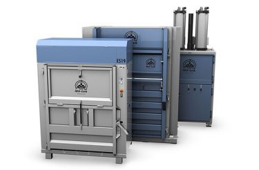 tre hydrauliska balpressar