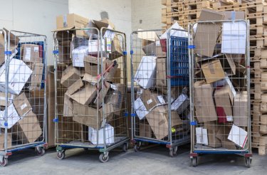 Burar med kartong inom tillverkningsindustrin